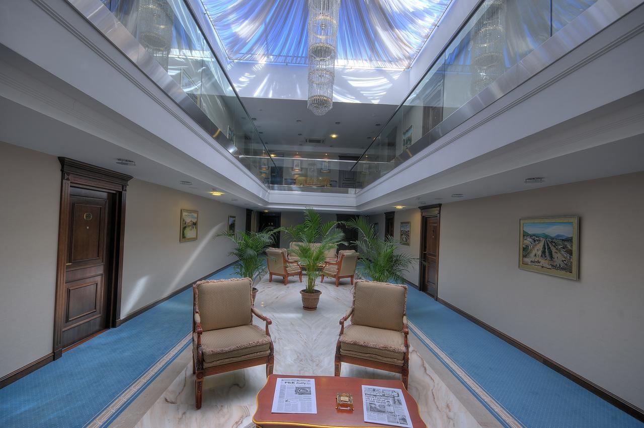 Aleksandrovski Grand Hotel วลาดิคัฟคัซ ภายนอก รูปภาพ